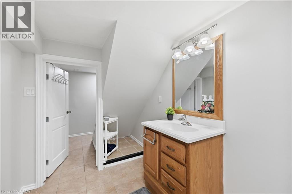450 East 42nd Street, Hamilton, Ontario  L8T 3B3 - Photo 31 - 40853119