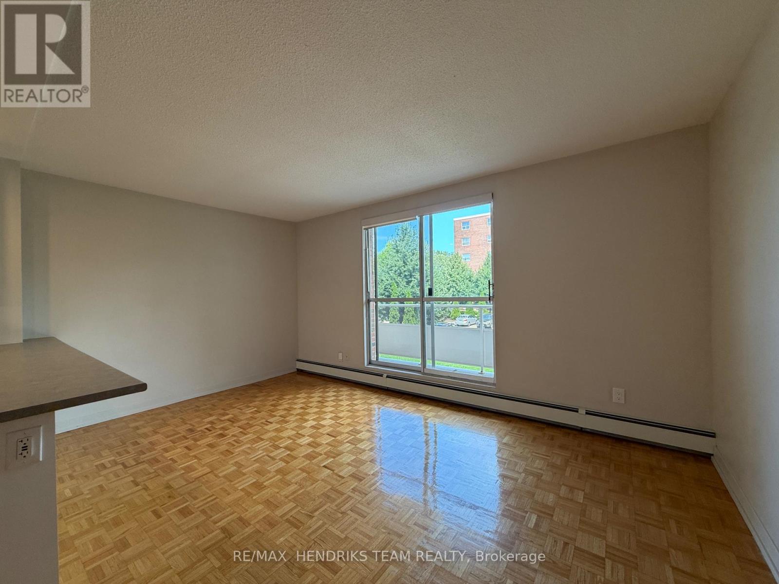 203 - 33 Leaside Drive, St. Catharines, Ontario  L2M 4G2 - Photo 6 - X13635422