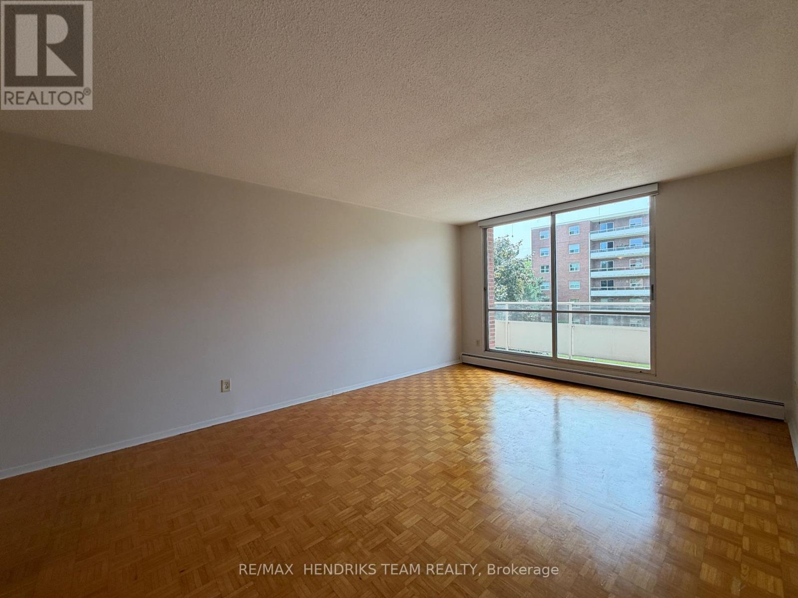 303 - 49 Leaside Drive, St. Catharines, Ontario  L2M 4G4 - Photo 5 - X13635504