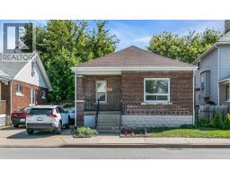 2366 HOWARD, Windsor, Ontario