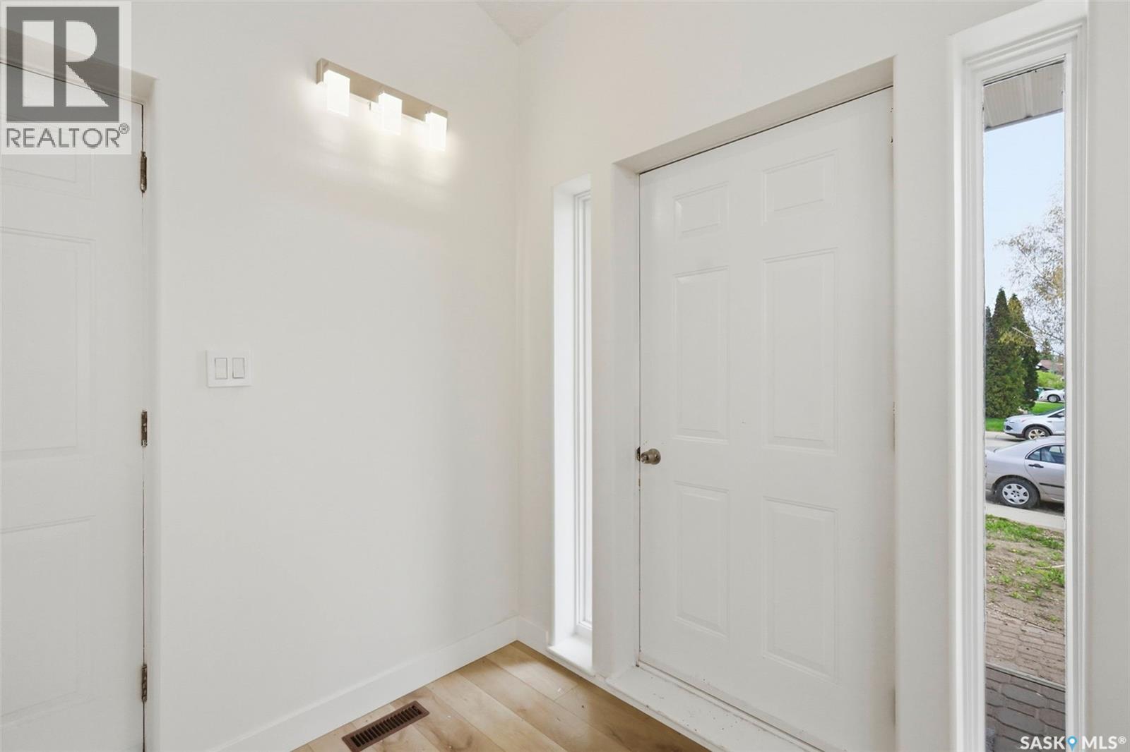 607 Addie Crescent, Saskatoon, Saskatchewan  S7N 3K7 - Photo 3 - SK041301
