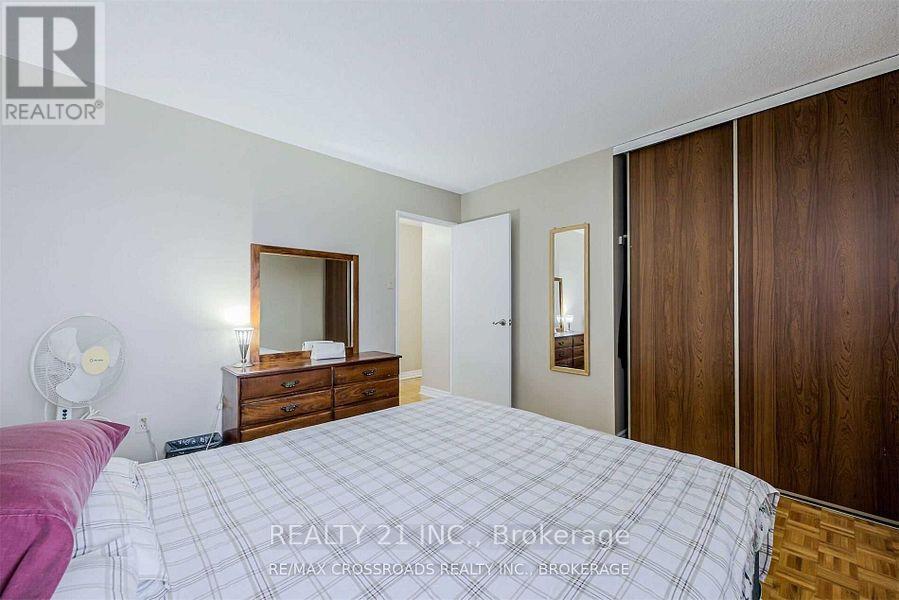 811 - 25 Sunrise Avenue S, Toronto, Ontario  M4A 2S2 - Photo 2 - C13635390