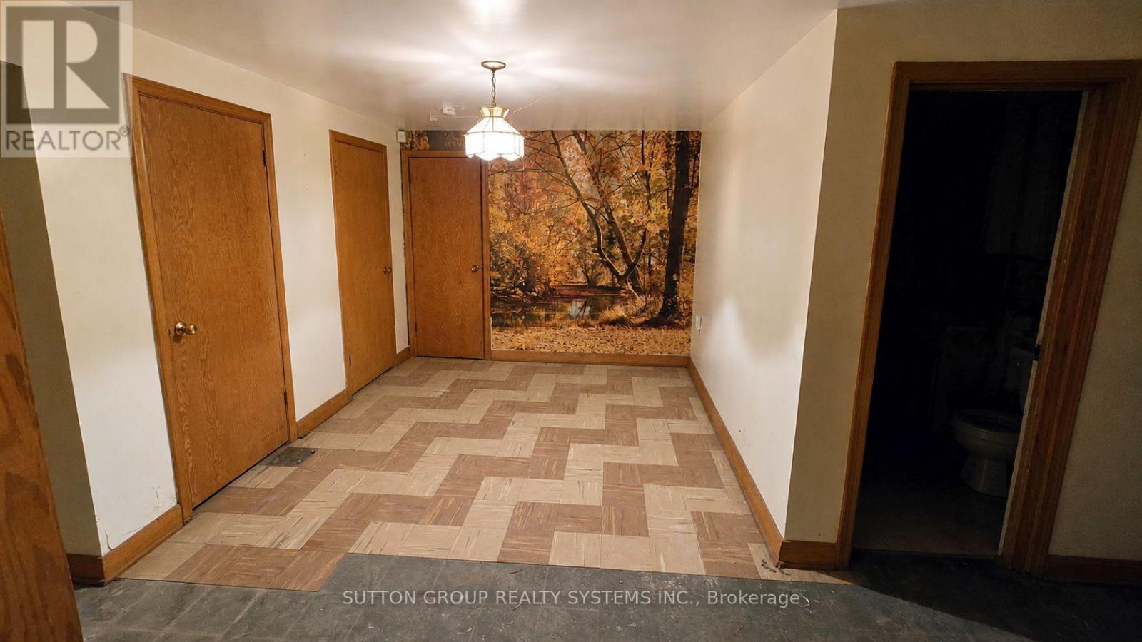 4 Banbury Road, Toronto, Ontario  M3B 2L3 - Photo 7 - C13635540