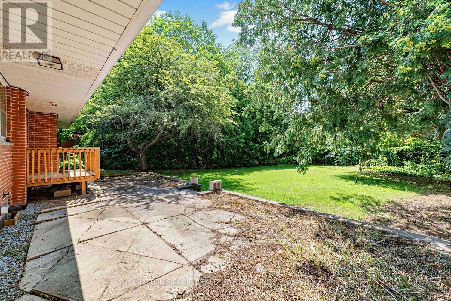 4 Banbury Road, Toronto, Ontario  M3B 2L3 - Photo 9 - C13635540