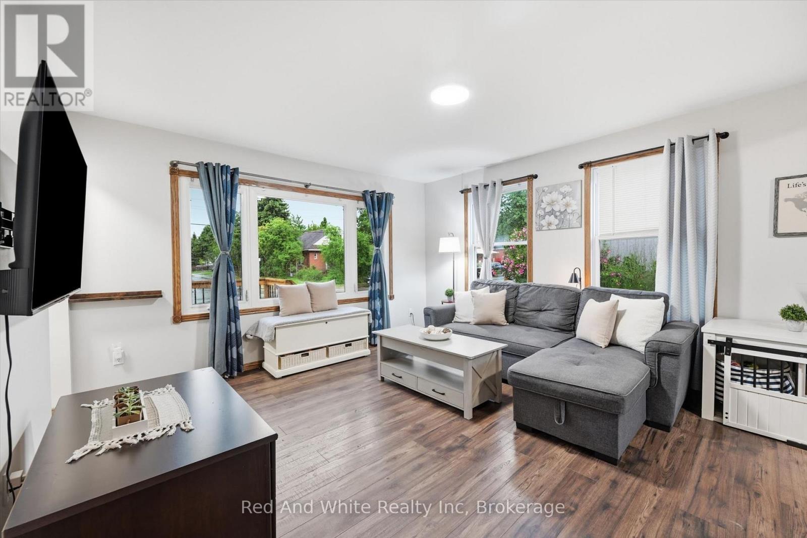 450 East 42nd Street, Hamilton, Ontario  L8T 3B3 - Photo 6 - X13635638