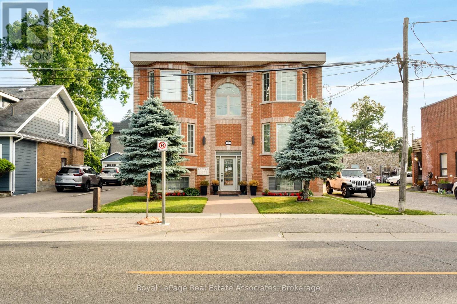 4 - 48 Mississauga Road N, Mississauga, Ontario  L5H 2H8 - Photo 2 - W13504786