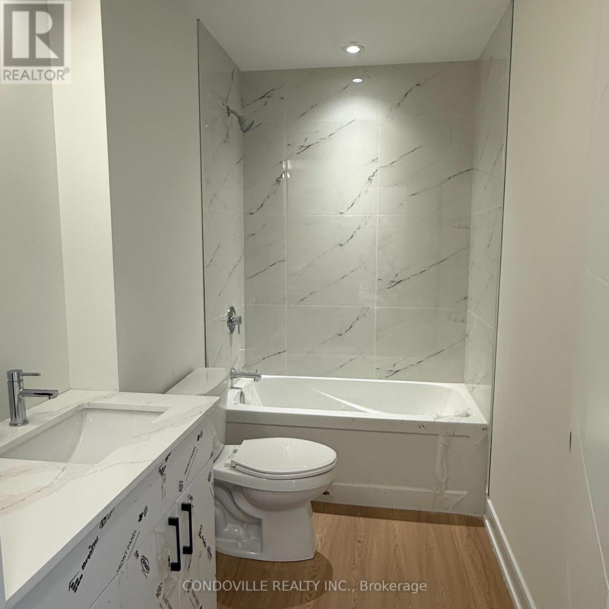 854 Doon Village Road, Kitchener, Ontario  N2P 1A3 - Photo 6 - X12676678