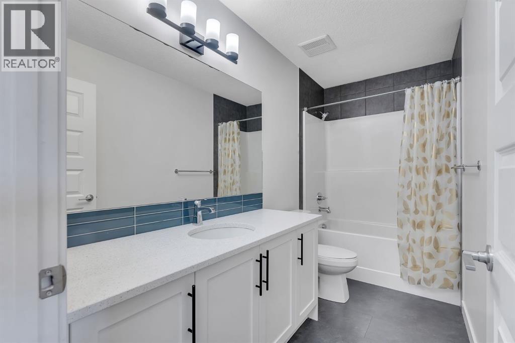 1489 Bayview Point SW, Airdrie, Alberta  T4B 5K1 - Photo 31 - A2325425