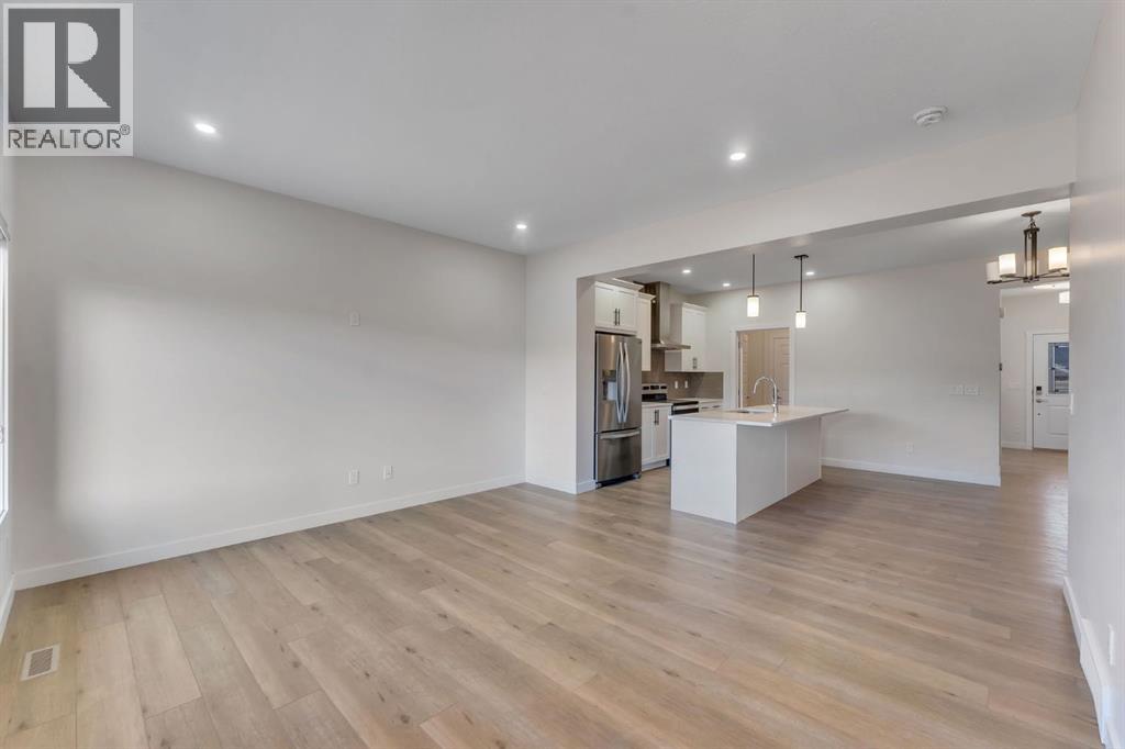1489 Bayview Point SW, Airdrie, Alberta  T4B 5K1 - Photo 18 - A2325425