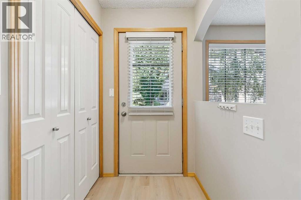 106, 7 Everridge Square SW, Calgary, Alberta  T2Y 5J5 - Photo 2 - A2326364