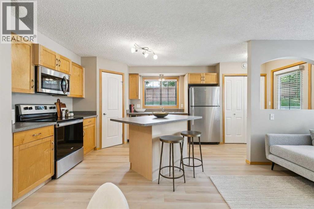 106, 7 Everridge Square SW, Calgary, Alberta  T2Y 5J5 - Photo 4 - A2326364