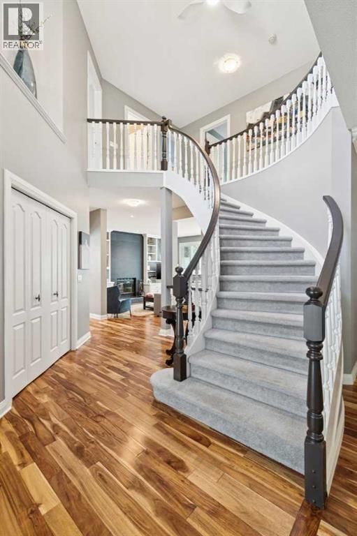 947 Shawnee Drive SW, Calgary, Alberta  T2Y 2G9 - Photo 4 - A2326369