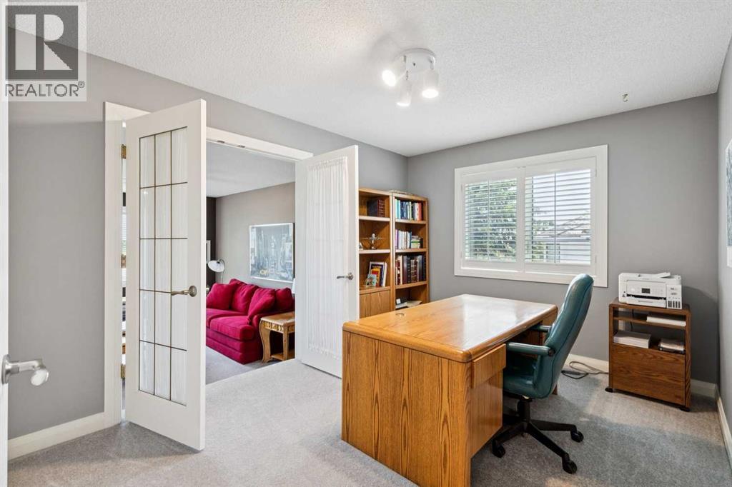 947 Shawnee Drive SW, Calgary, Alberta  T2Y 2G9 - Photo 33 - A2326369