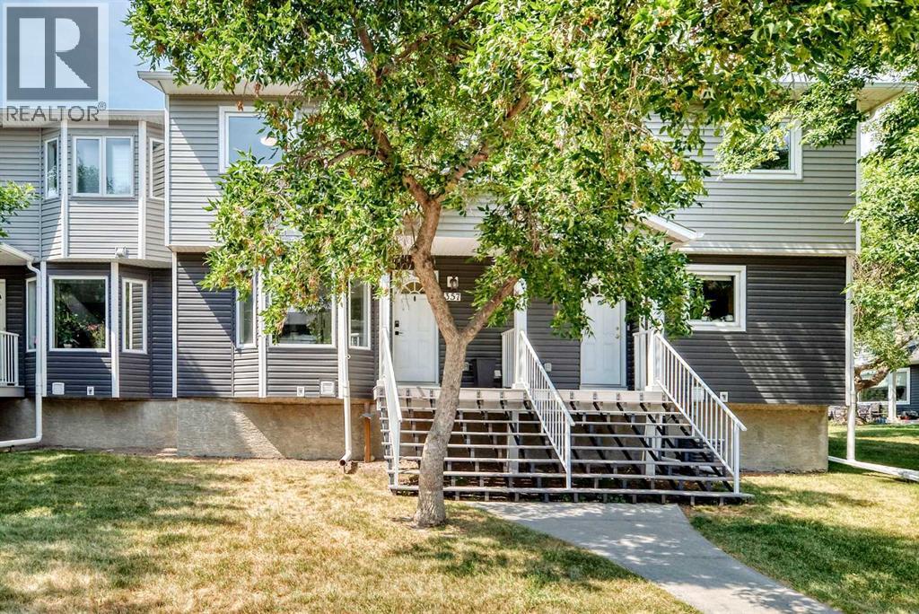 357 Regal Park NE, Calgary, Alberta