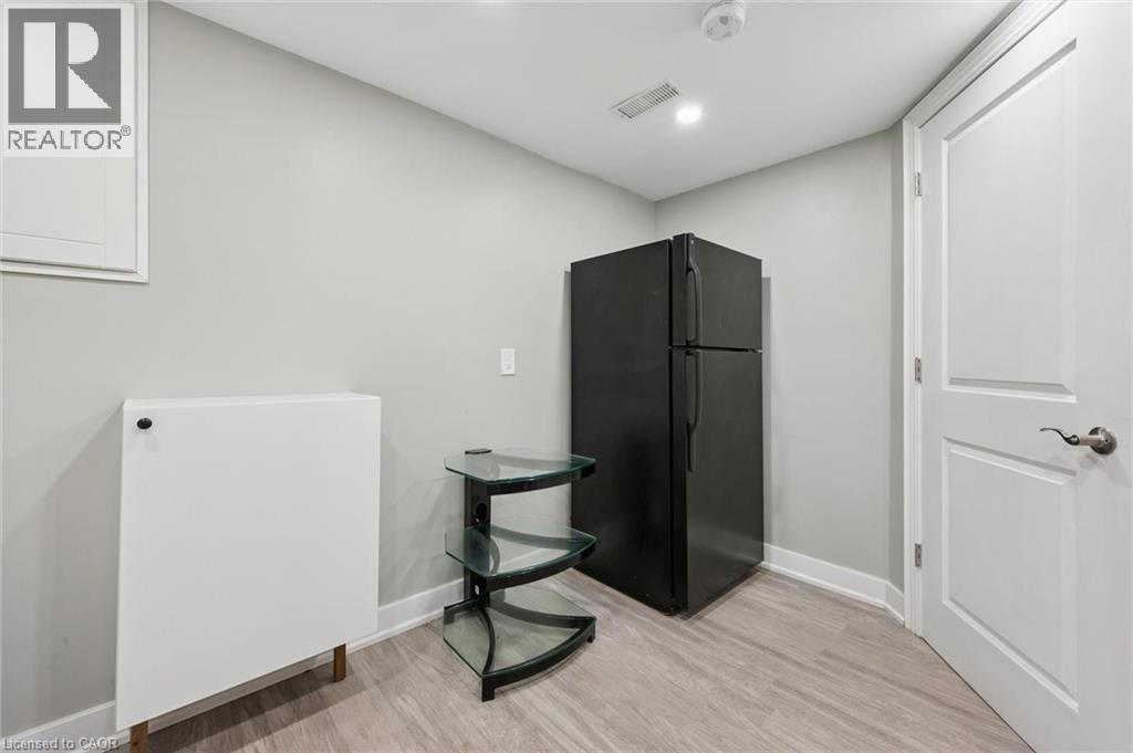 121 University Avenue E Unit# 11, Waterloo, Ontario  N2J 4J1 - Photo 31 - 40849888