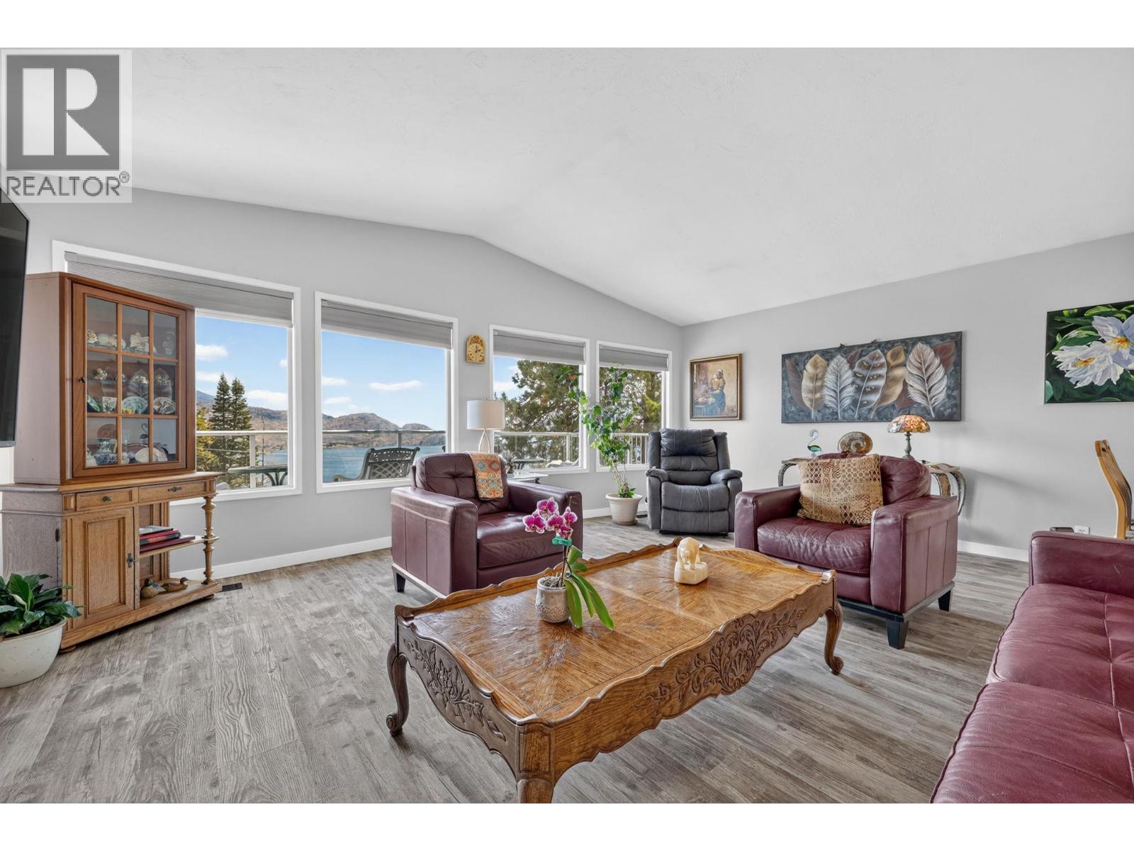 5868 Macgregor Road, Peachland, British Columbia  V0H 1X4 - Photo 4 - 10395254