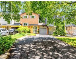 75 ST. ANDREWS COURT, Aurora, Ontario