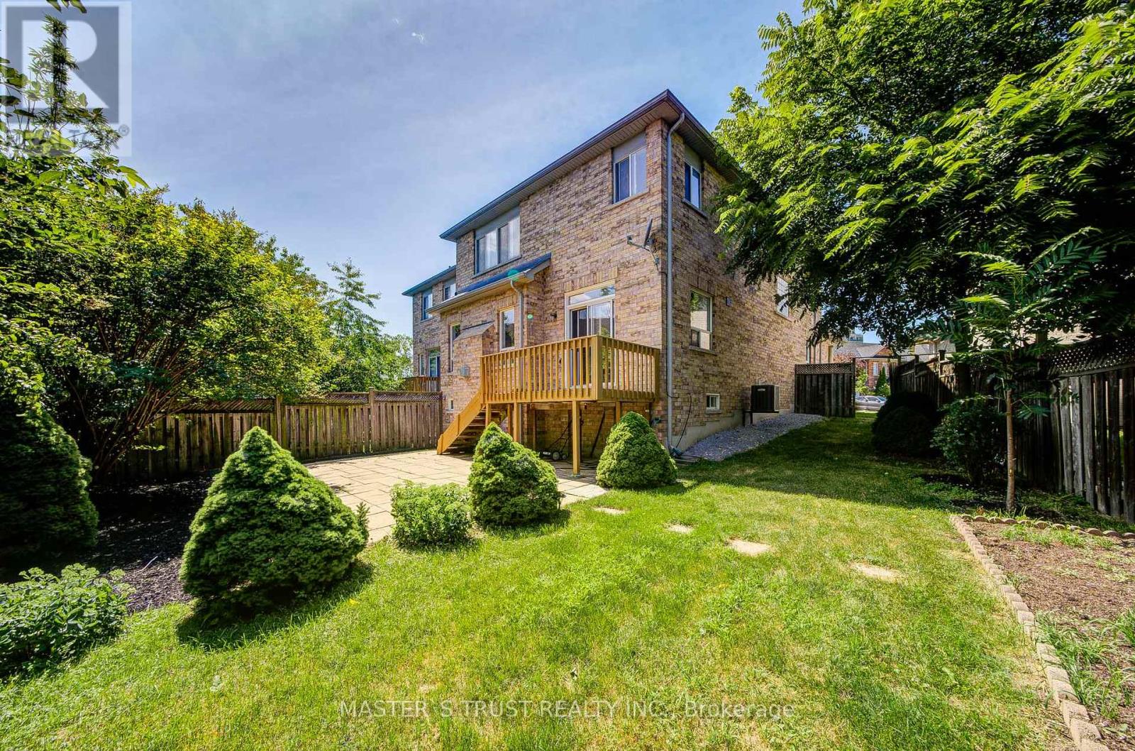 33 Levellands Crescent, Richmond Hill, Ontario  L4B 0A5 - Photo 2 - N13635650
