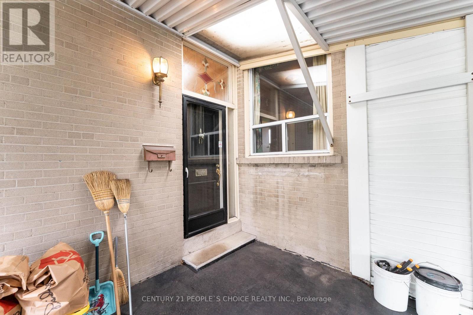 82 Hadrian Drive, Toronto, Ontario  M9W 1V4 - Photo 6 - W13635288