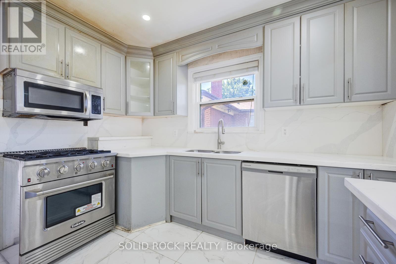 47 Brisco Street, Brampton, Ontario  L6V 1X1 - Photo 12 - W13635586