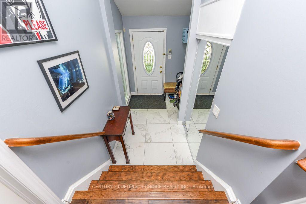 2506 Bridge Road, Oakville, Ontario  L6L 2H2 - Photo 14 - W13635654