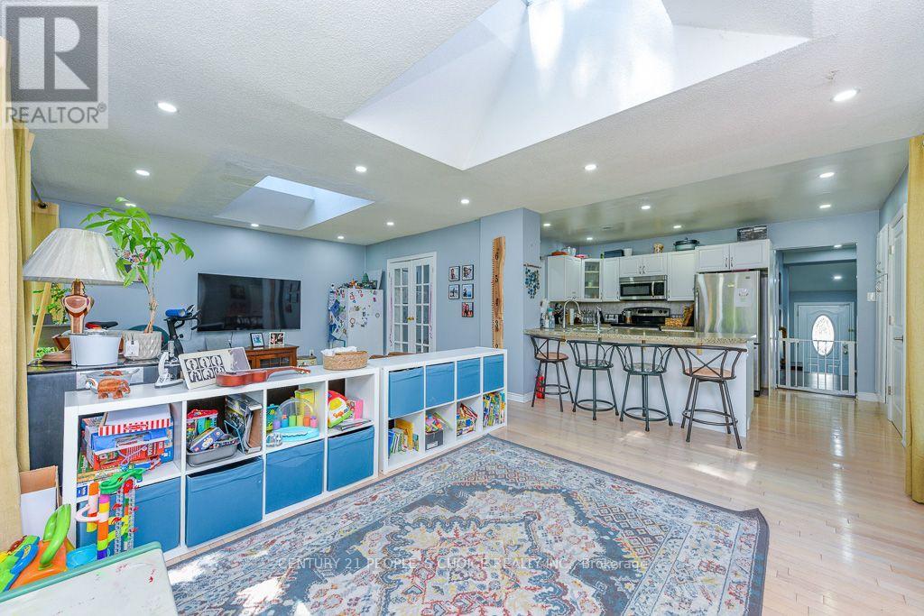 2506 Bridge Road, Oakville, Ontario  L6L 2H2 - Photo 25 - W13635654