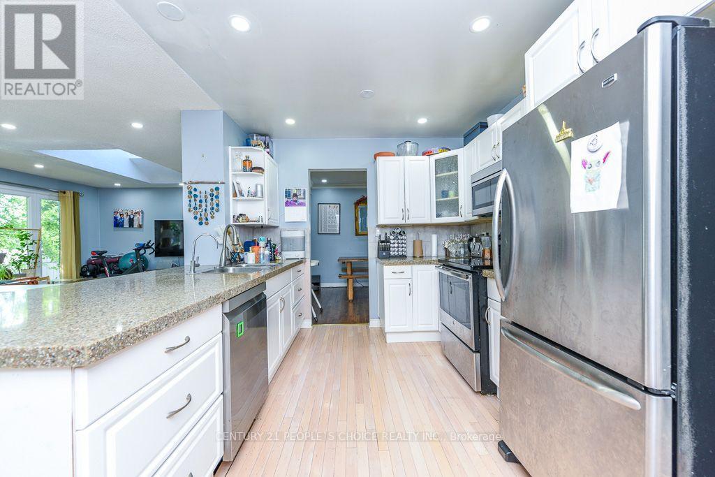 2506 Bridge Road, Oakville, Ontario  L6L 2H2 - Photo 27 - W13635654