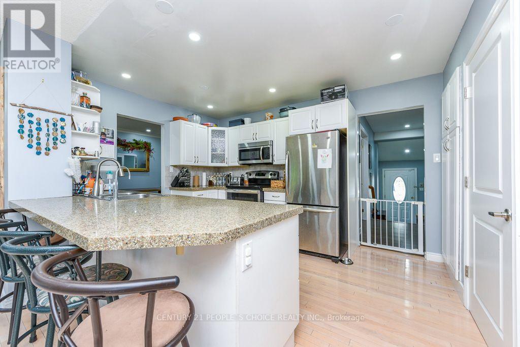 2506 Bridge Road, Oakville, Ontario  L6L 2H2 - Photo 33 - W13635654