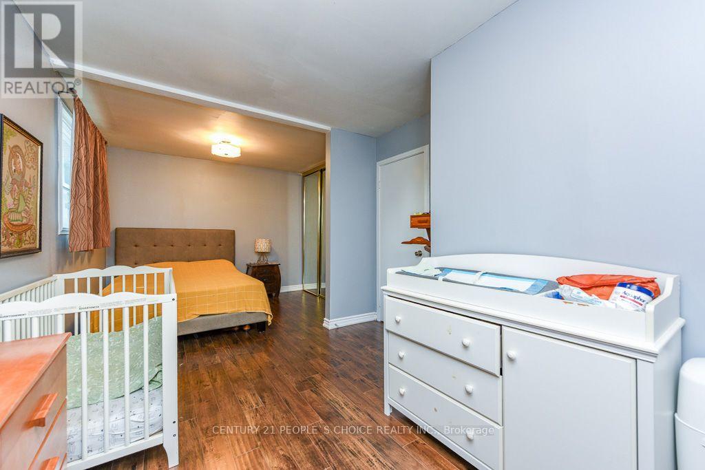 2506 Bridge Road, Oakville, Ontario  L6L 2H2 - Photo 4 - W13635654