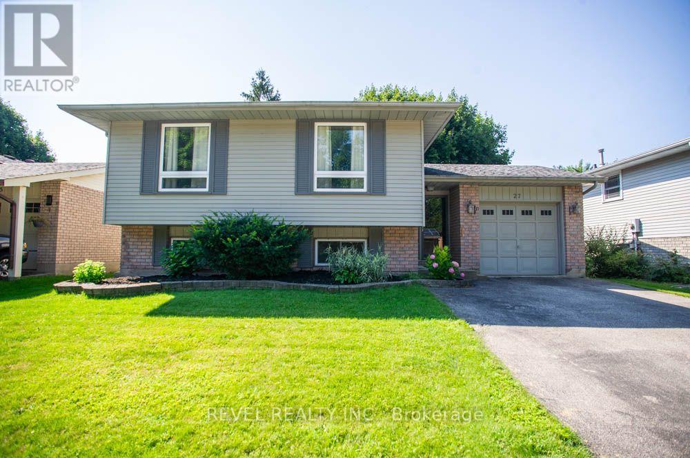 27 Myrtleville Drive, Brantford, Ontario  N3V 1B9 - Photo 2 - X13635384