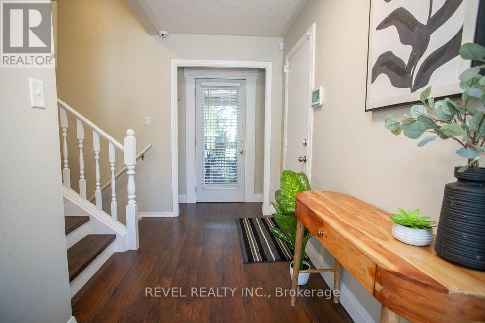 27 Myrtleville Drive, Brantford, Ontario  N3V 1B9 - Photo 7 - X13635384