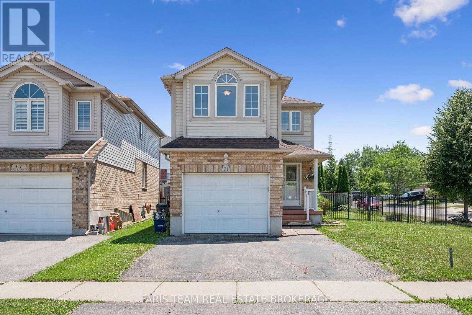 71 Peach Blossom Crescent, Kitchener, Ontario  N2E 3Z7 - Photo 4 - X13635500