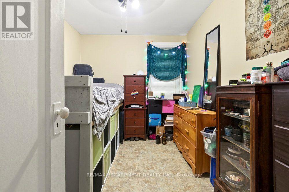 Front - 66 Queen Street S, Thorold, Ontario  L2V 3N5 - Photo 11 - X13635518