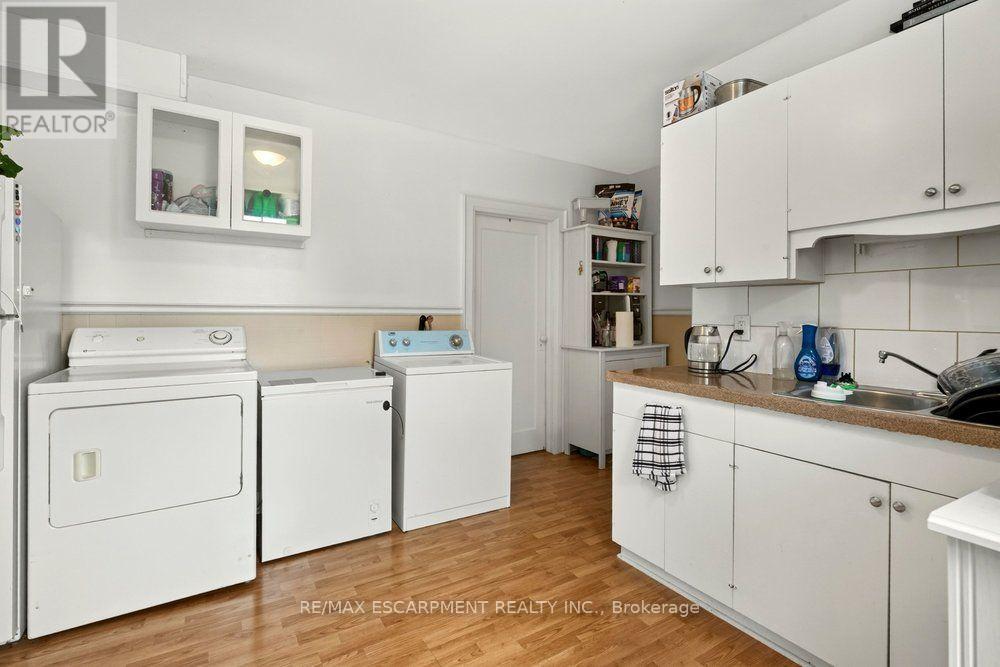 Front - 66 Queen Street S, Thorold, Ontario  L2V 3N5 - Photo 8 - X13635518
