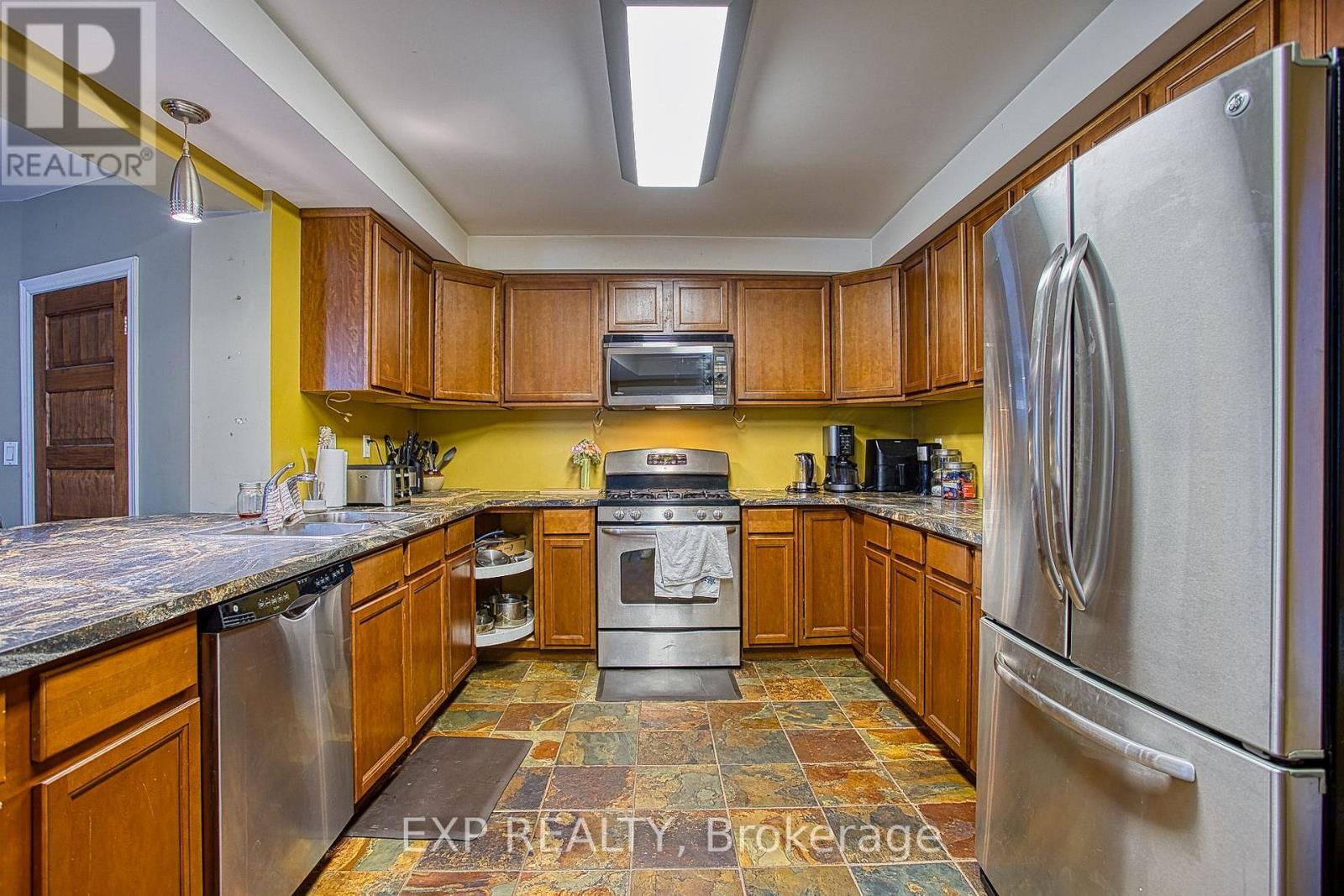 227 Beach Road, Hamilton, Ontario  L8L 4A9 - Photo 11 - X13635582