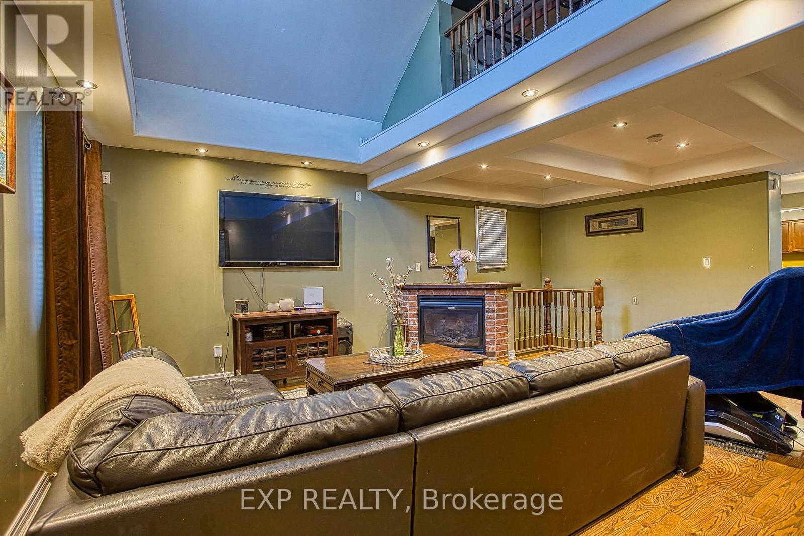 227 Beach Road, Hamilton, Ontario  L8L 4A9 - Photo 3 - X13635582