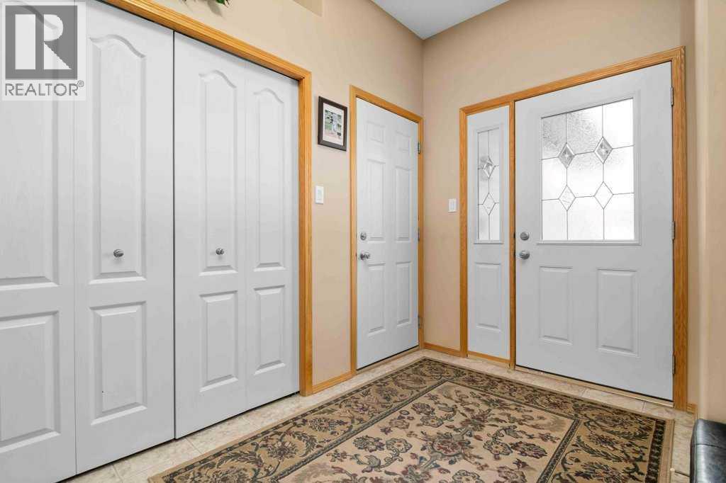 112 Sunset Drive SW, Medicine Hat, Alberta  T1B 4T8 - Photo 4 - A2334104