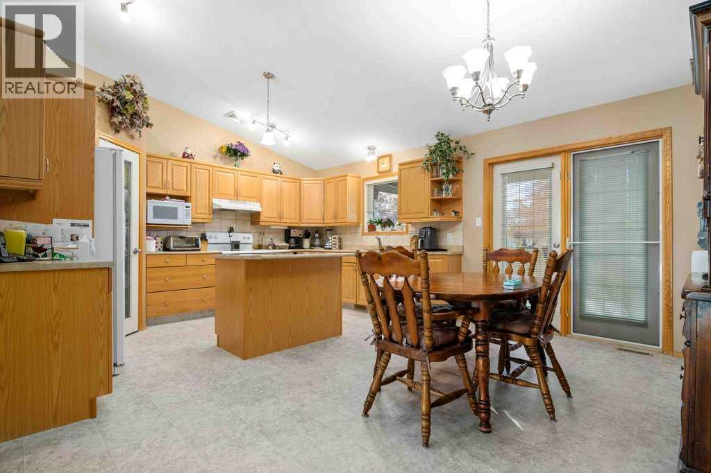 112 Sunset Drive SW, Medicine Hat, Alberta  T1B 4T8 - Photo 7 - A2334104