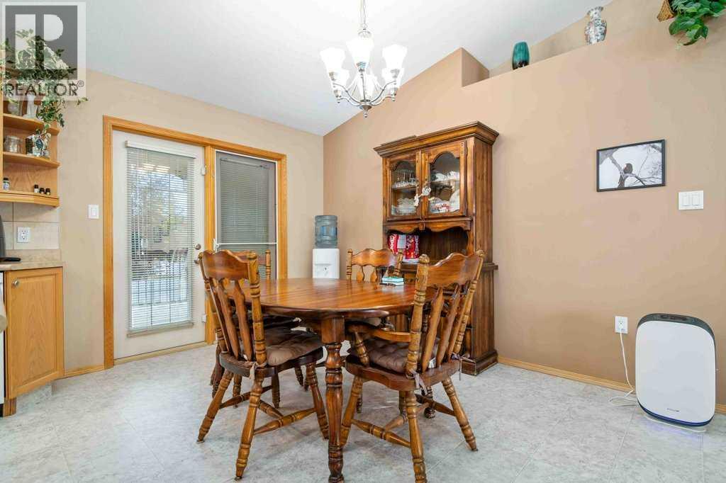 112 Sunset Drive SW, Medicine Hat, Alberta  T1B 4T8 - Photo 8 - A2334104