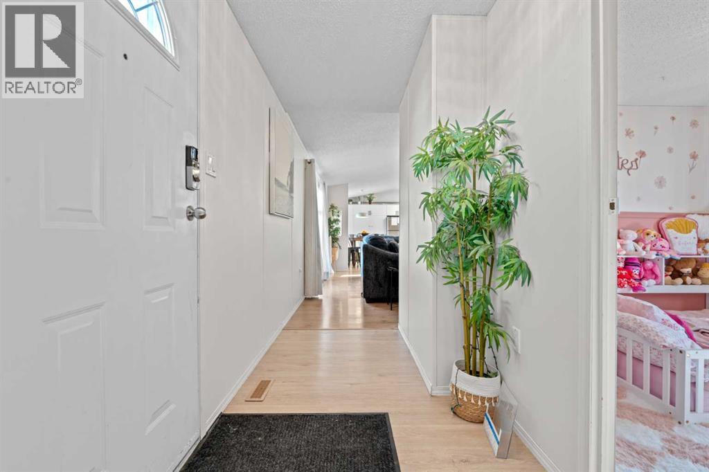 300, 1101 84 Street NE, Calgary, Alberta  T2A 7X2 - Photo 9 - A2312490