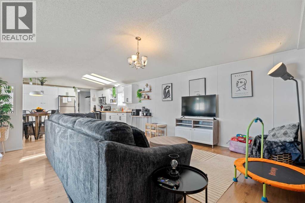 300, 1101 84 Street NE, Calgary, Alberta  T2A 7X2 - Photo 11 - A2312490