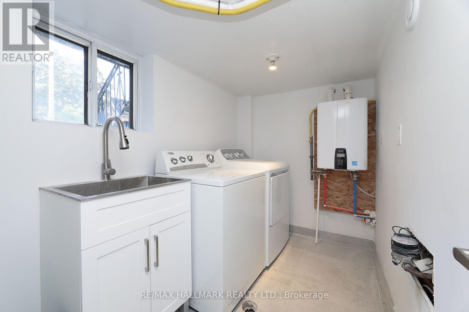 38 Halton Street, Toronto, Ontario  M6J 1R3 - Photo 17 - C13607970