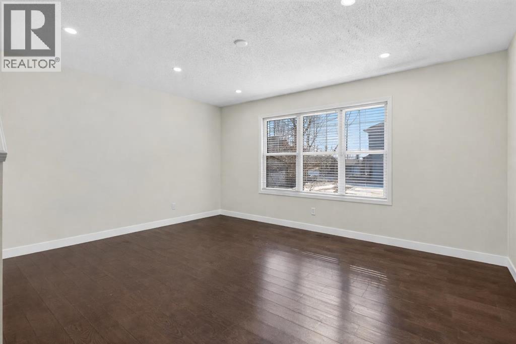 28 Elgin View SE, Calgary, Alberta  T2Z 4Z6 - Photo 4 - A2315678