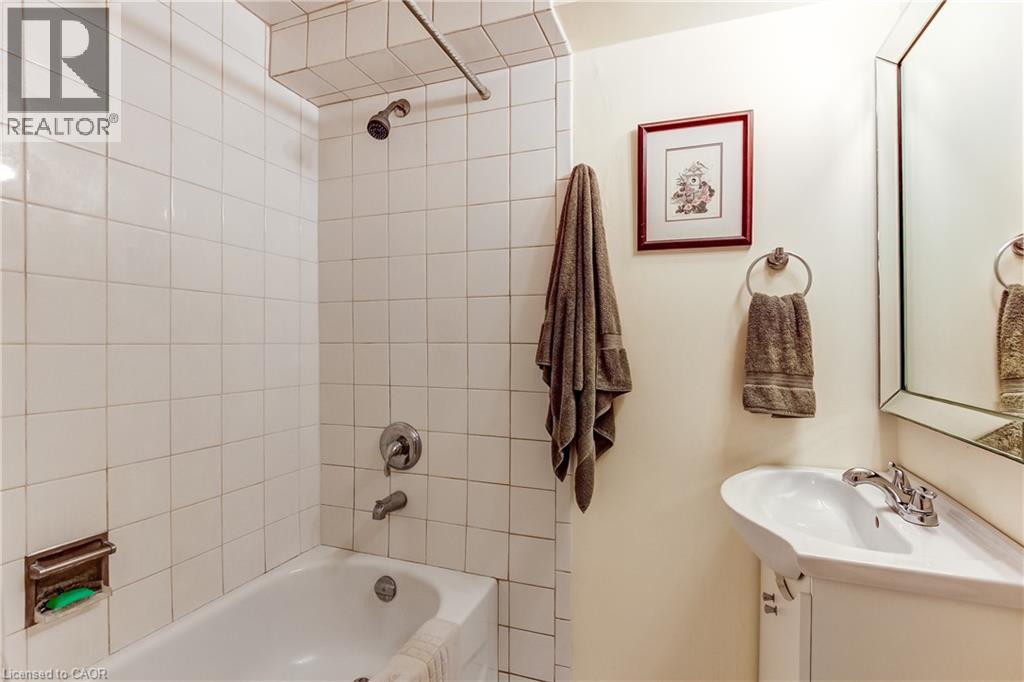 2461 Headon Forest Drive, Burlington, Ontario  L7M 3L4 - Photo 23 - 40852935