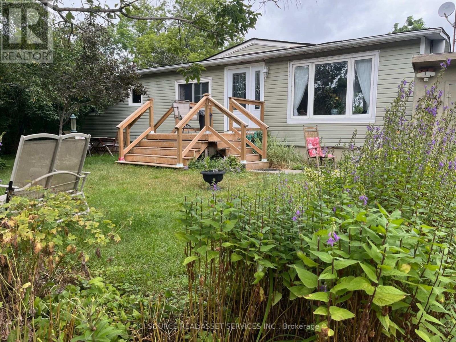 10 Lakeside Drive, Prince Edward County, Ontario  K0K 1T0 - Photo 2 - X13465536