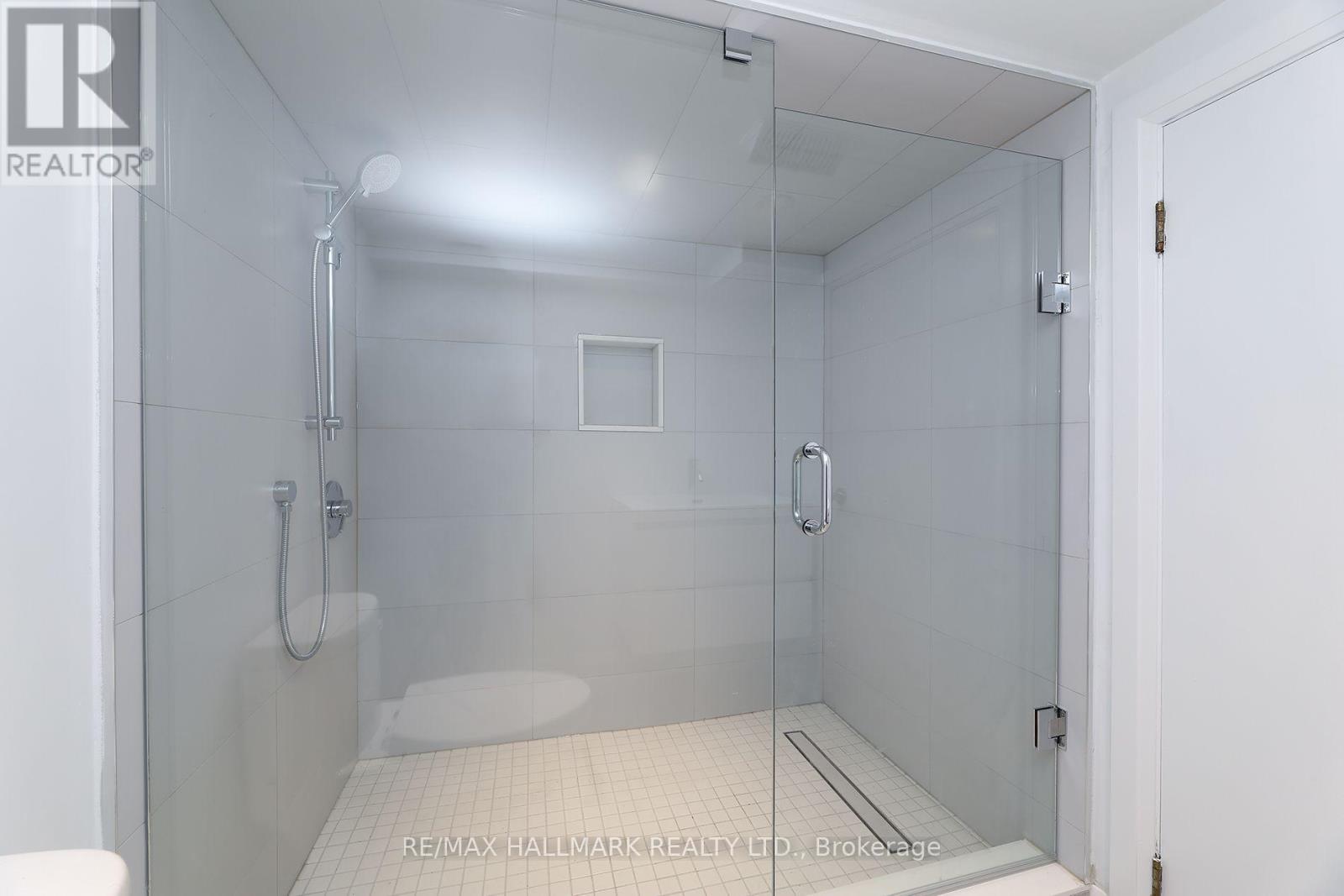 38 Halton Street, Toronto, Ontario  M6J 1R3 - Photo 15 - C13607970