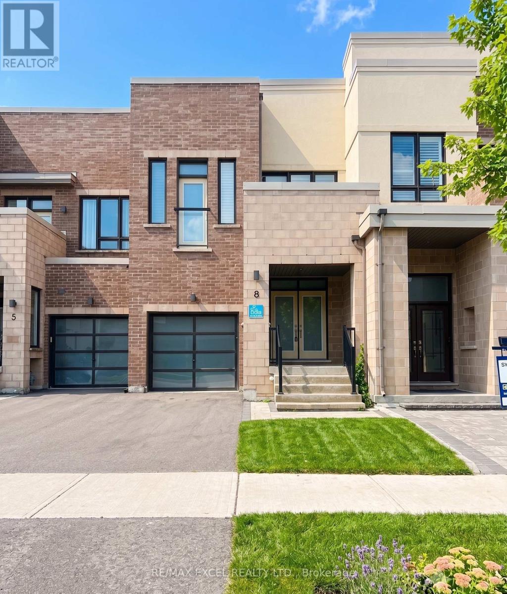8 HELLIWELL CRESCENT, Richmond Hill, Ontario