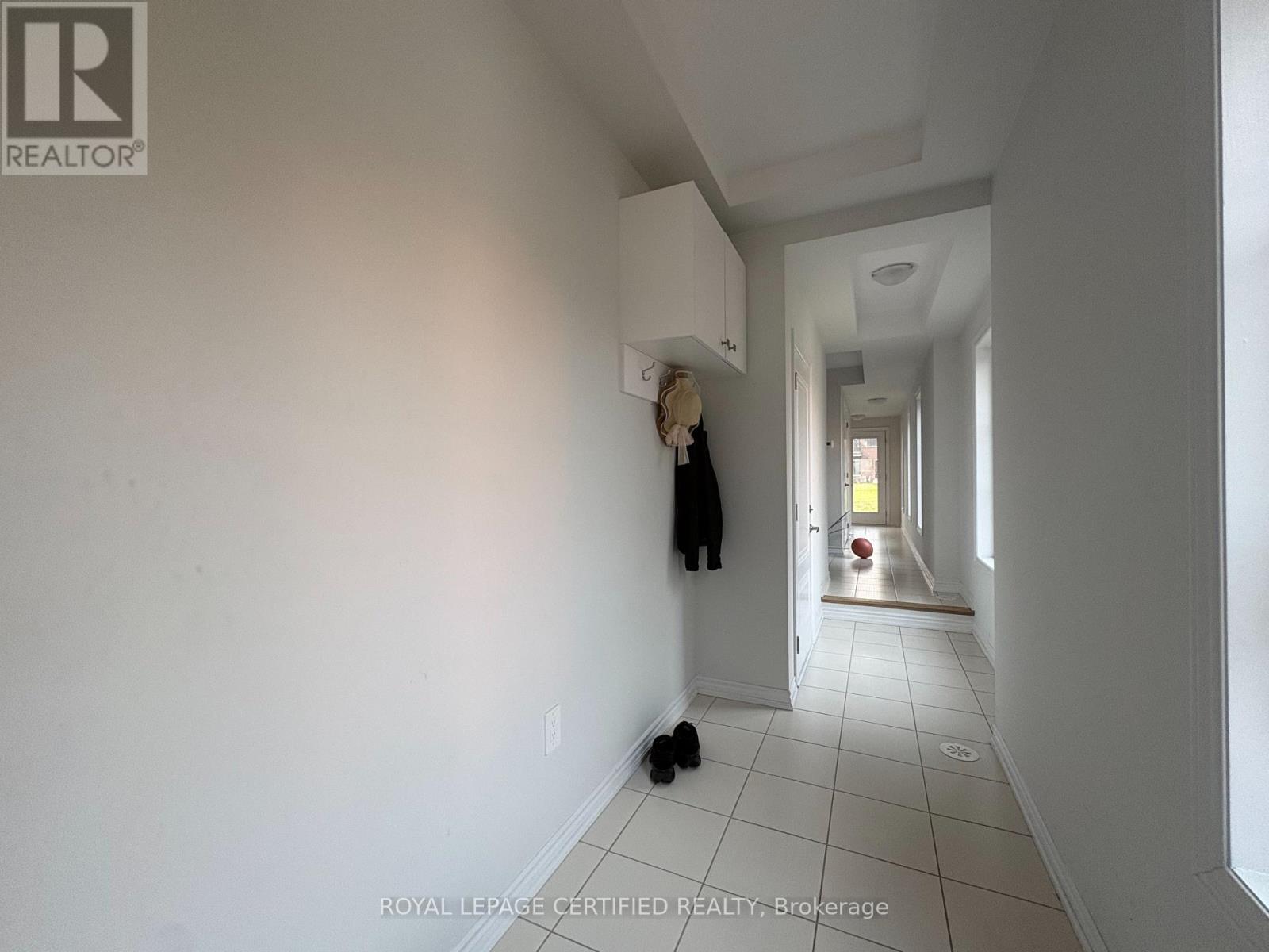 5970 Saigon Street, Mississauga, Ontario  L5V 0E9 - Photo 3 - W13635226