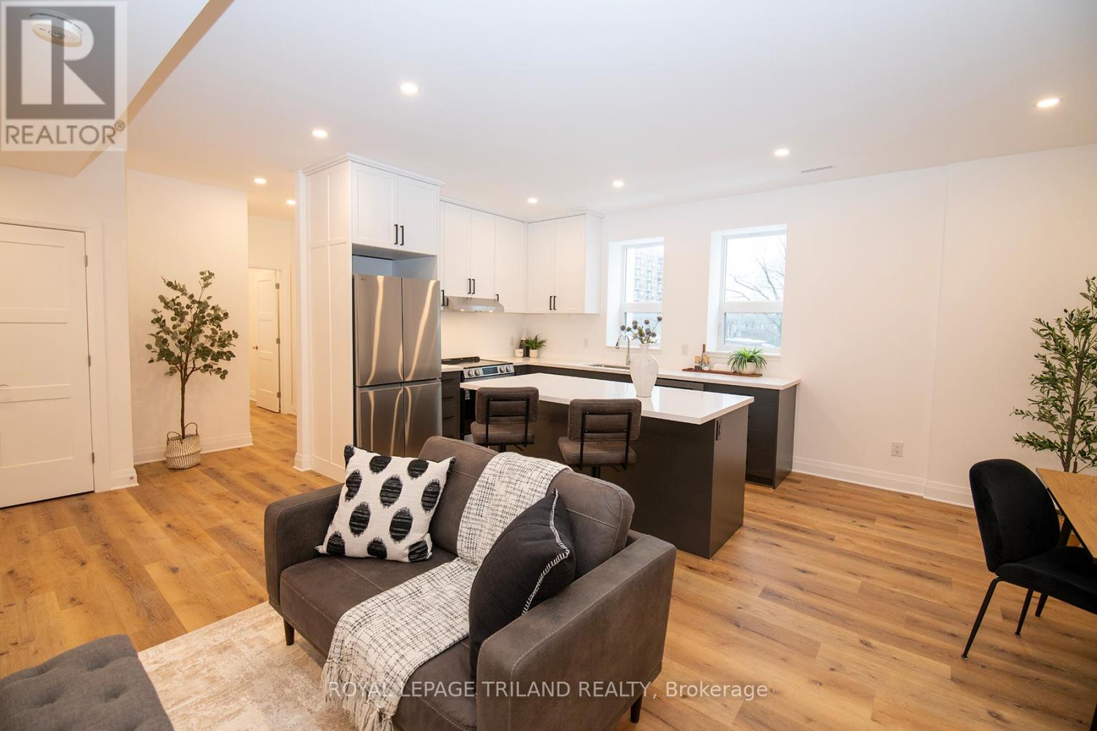 201 - 425 Dundas Street, London East, Ontario  N6B 1V9 - Photo 1 - X13635682