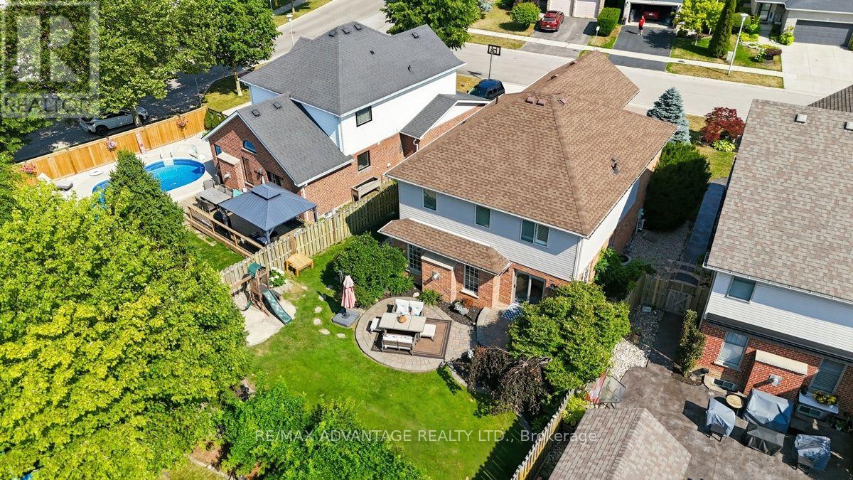 831 Crestview Crescent, London South, Ontario  N6K 4W3 - Photo 2 - X13635794